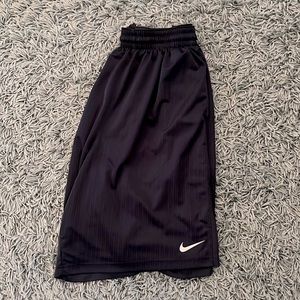 NIKE MENS SHORTS SIZE XL